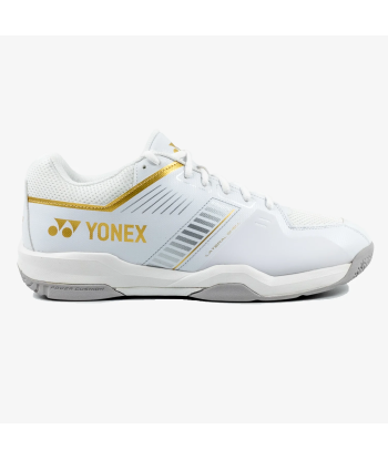 Yonex Strider Wide (White/Gold) Court Shoe est présent 